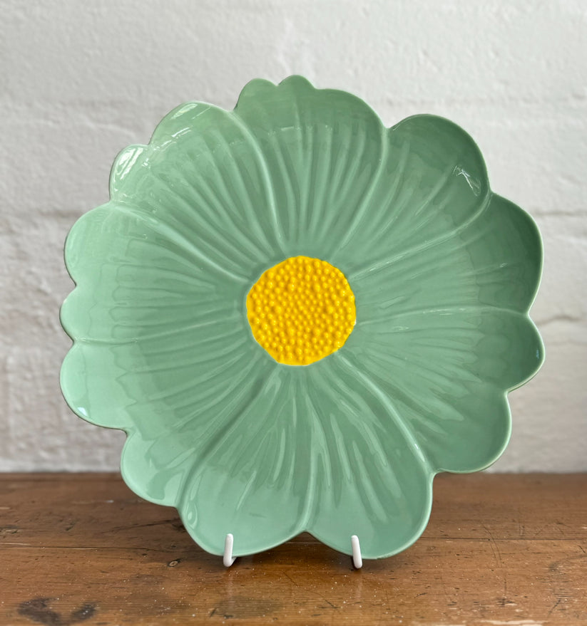 Green and Yellow Flower Plate