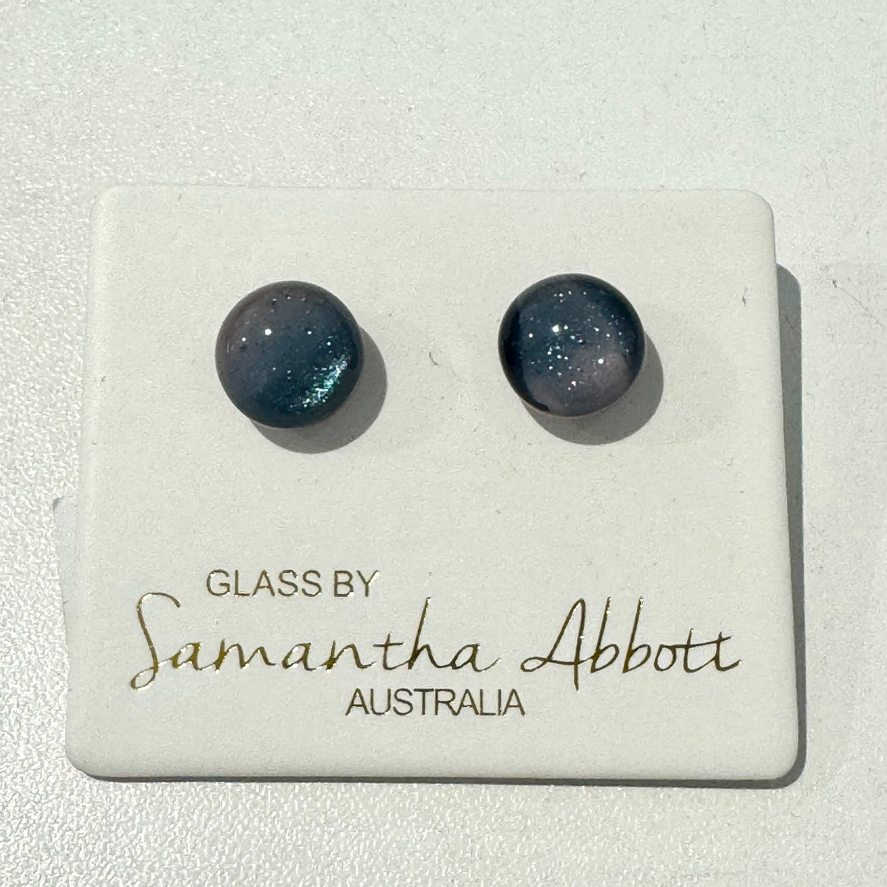 GLASS BY SAMANTHA ABBOTT