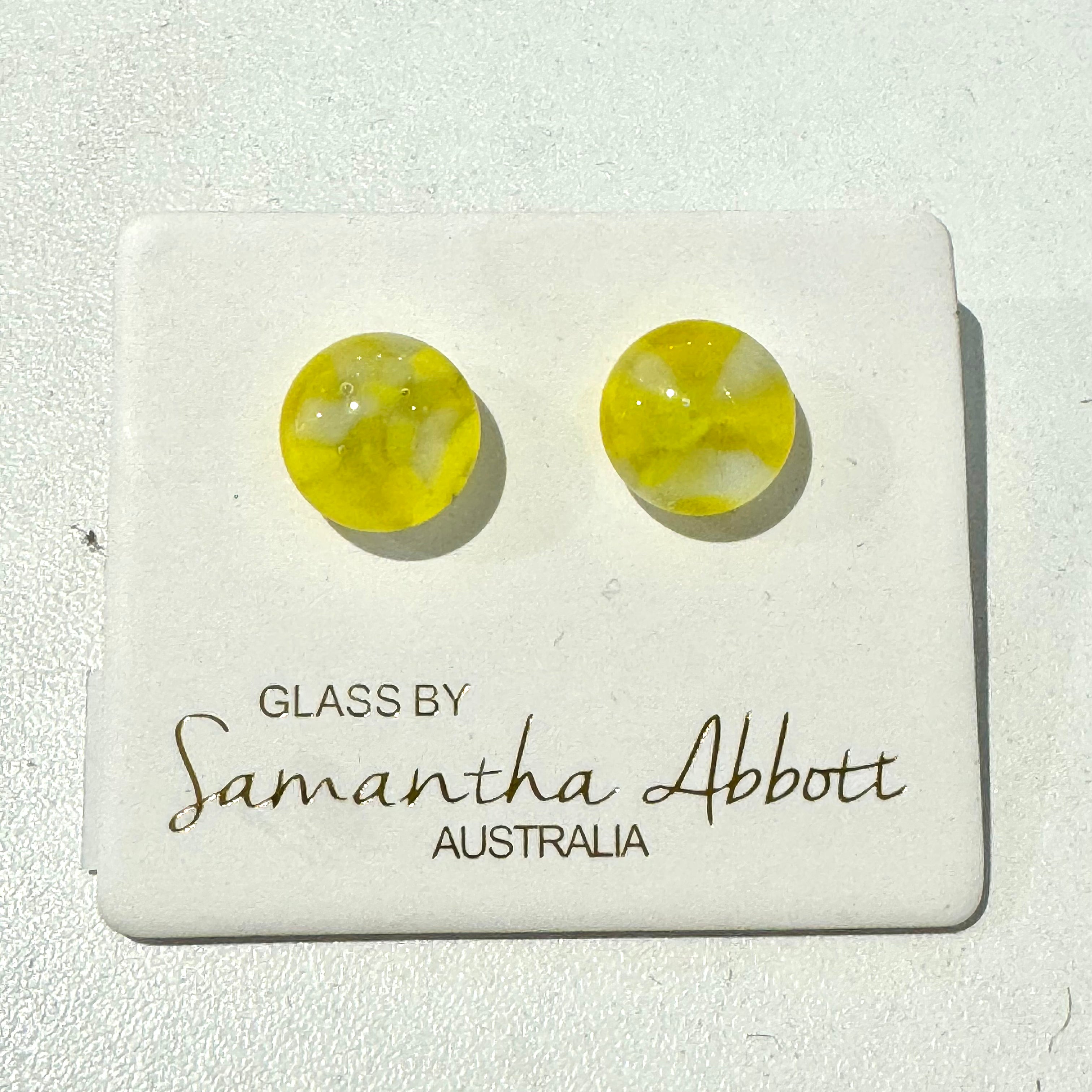 GLASS BY SAMANTHA ABBOTT